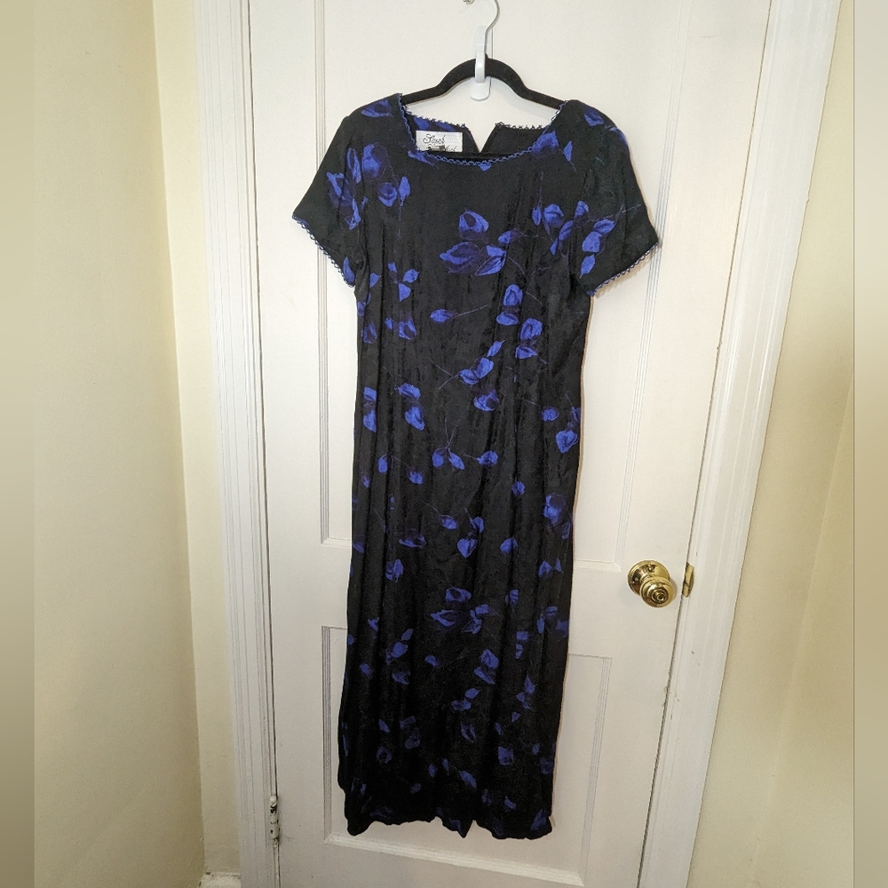 Vintage dark romantic floral maxi dress 90s 2000s